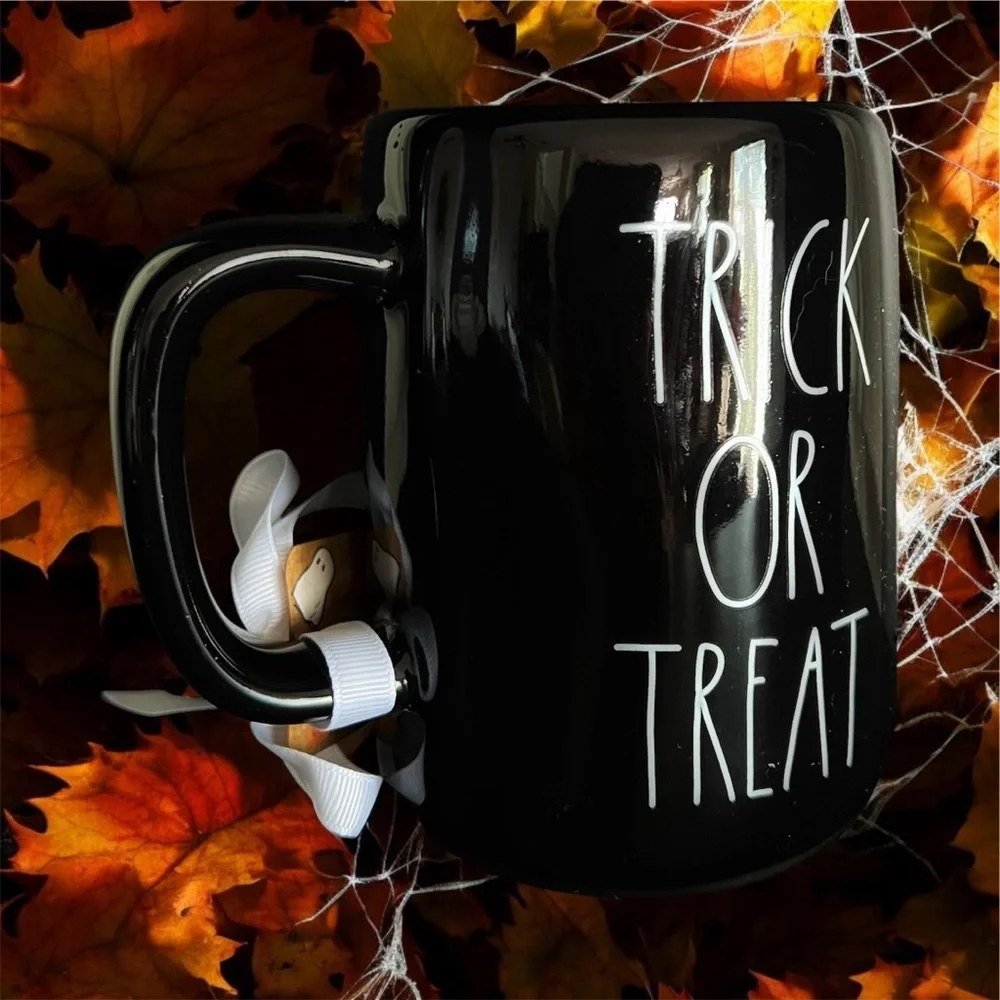 NEW Rae Dunn Peanuts Snoopy Halloween Mummy Trick or Treat Mug NWT